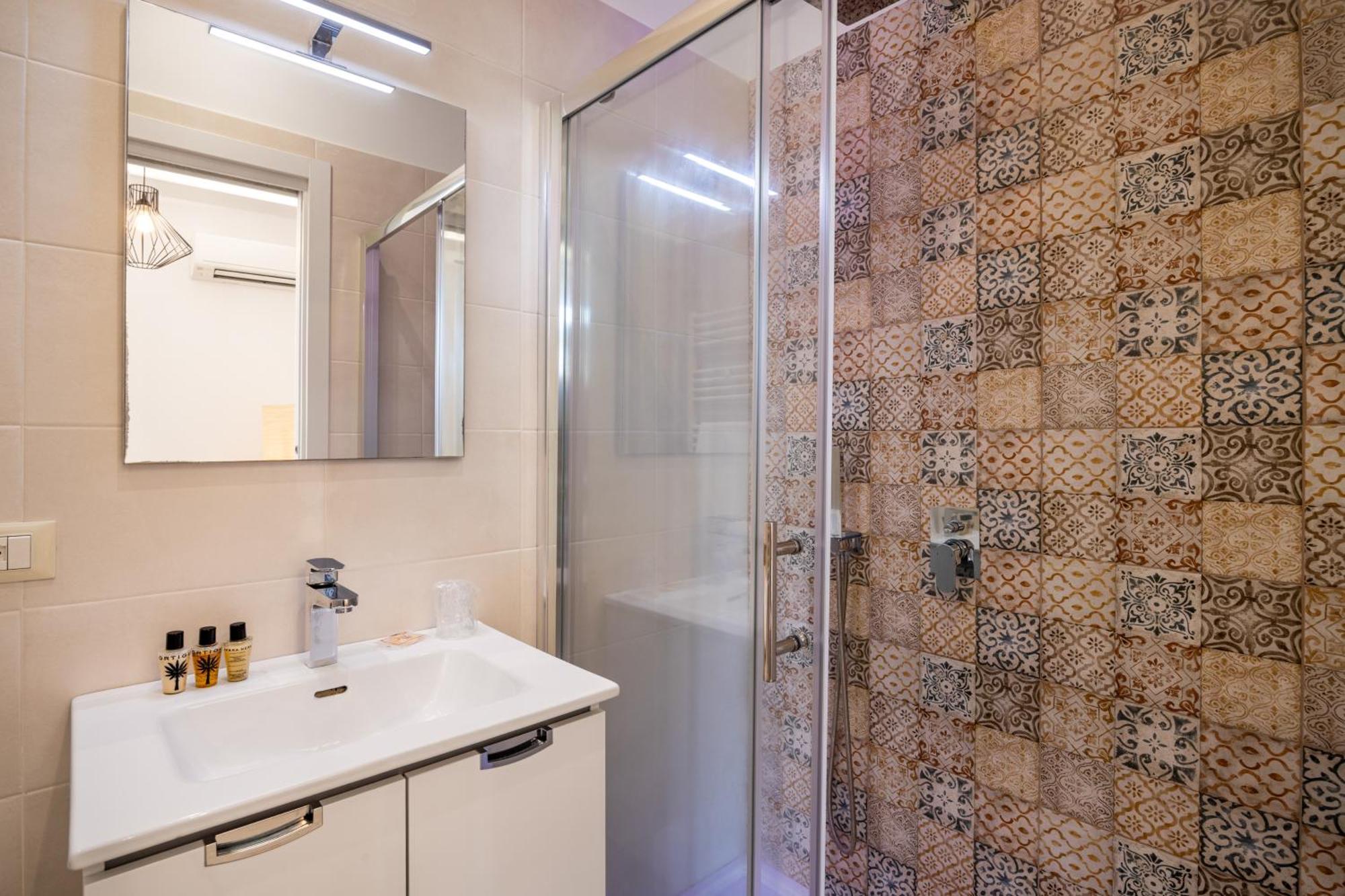 Sister'S Suites Rooms Палермо Екстериор снимка